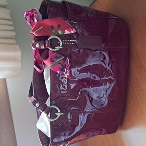 👻Coach patented leather bag